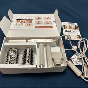 Brand New Shark Flexstyle Air styling and drying system.